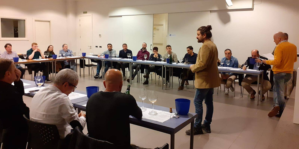 Presentacin de Ecovinos de Oro en la Asamblea de la Asociacin de Sumilleres de La Rioja, en febrero de 2020